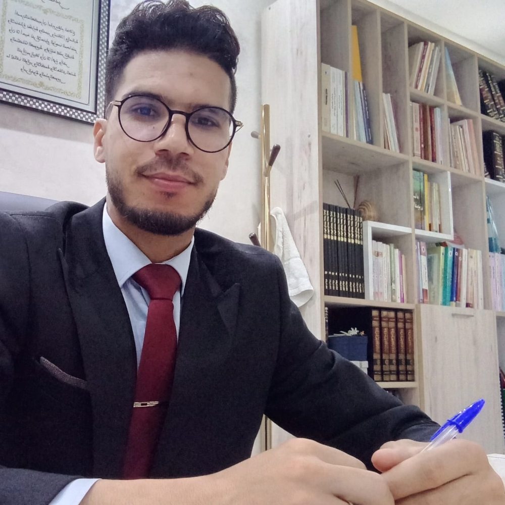 Maître Abdelhalim Zendaguy dans son cabinet à Marrakech
